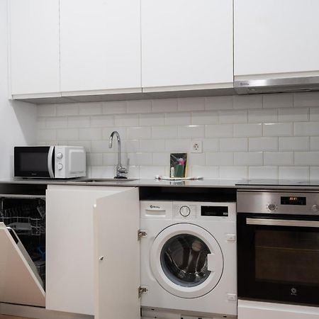 Apartamentos Reformados En Metro Pacifico Alquiler Temporal Madrid Exterior foto