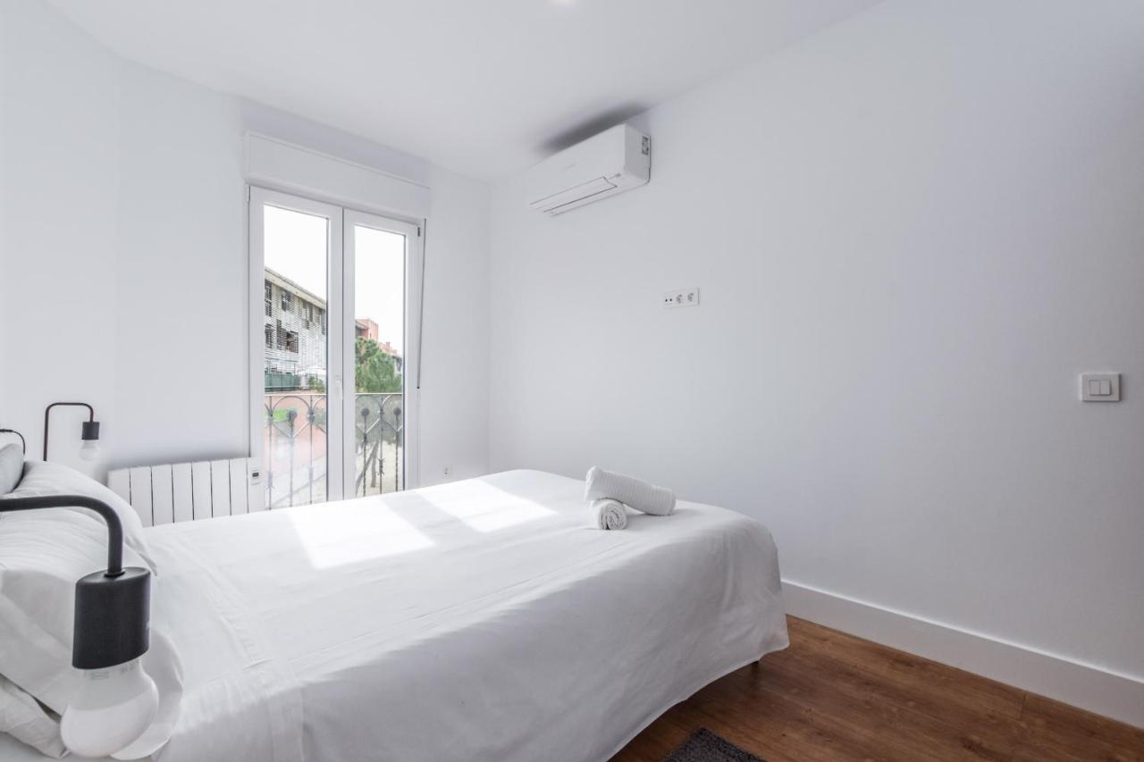 Apartamentos Reformados En Metro Pacifico Alquiler Temporal Madrid Exterior foto