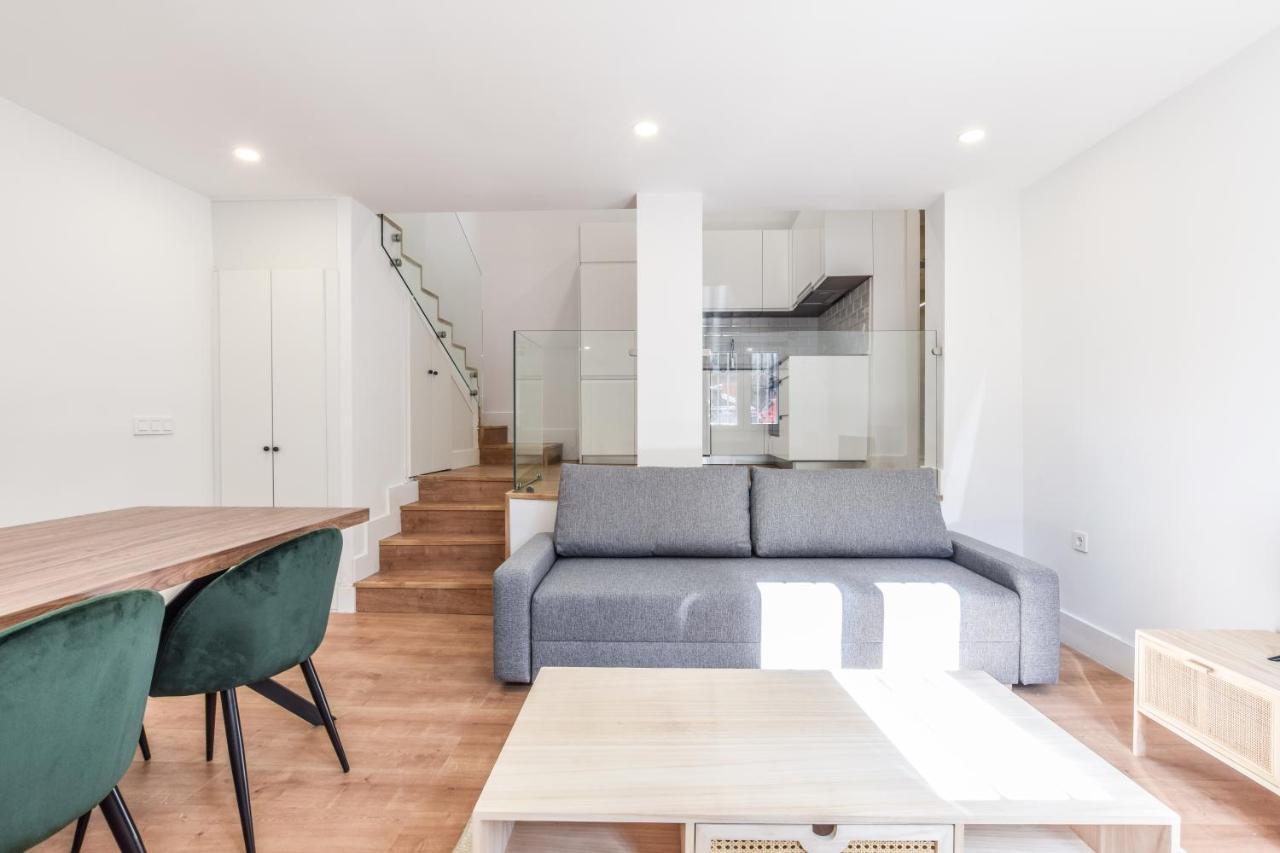 Apartamentos Reformados En Metro Pacifico Alquiler Temporal Madrid Exterior foto