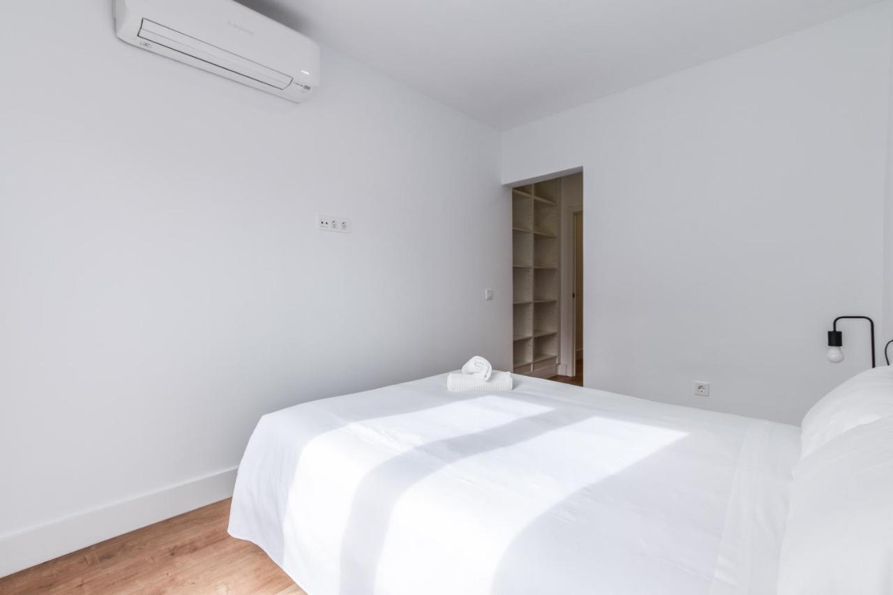 Apartamentos Reformados En Metro Pacifico Alquiler Temporal Madrid Exterior foto