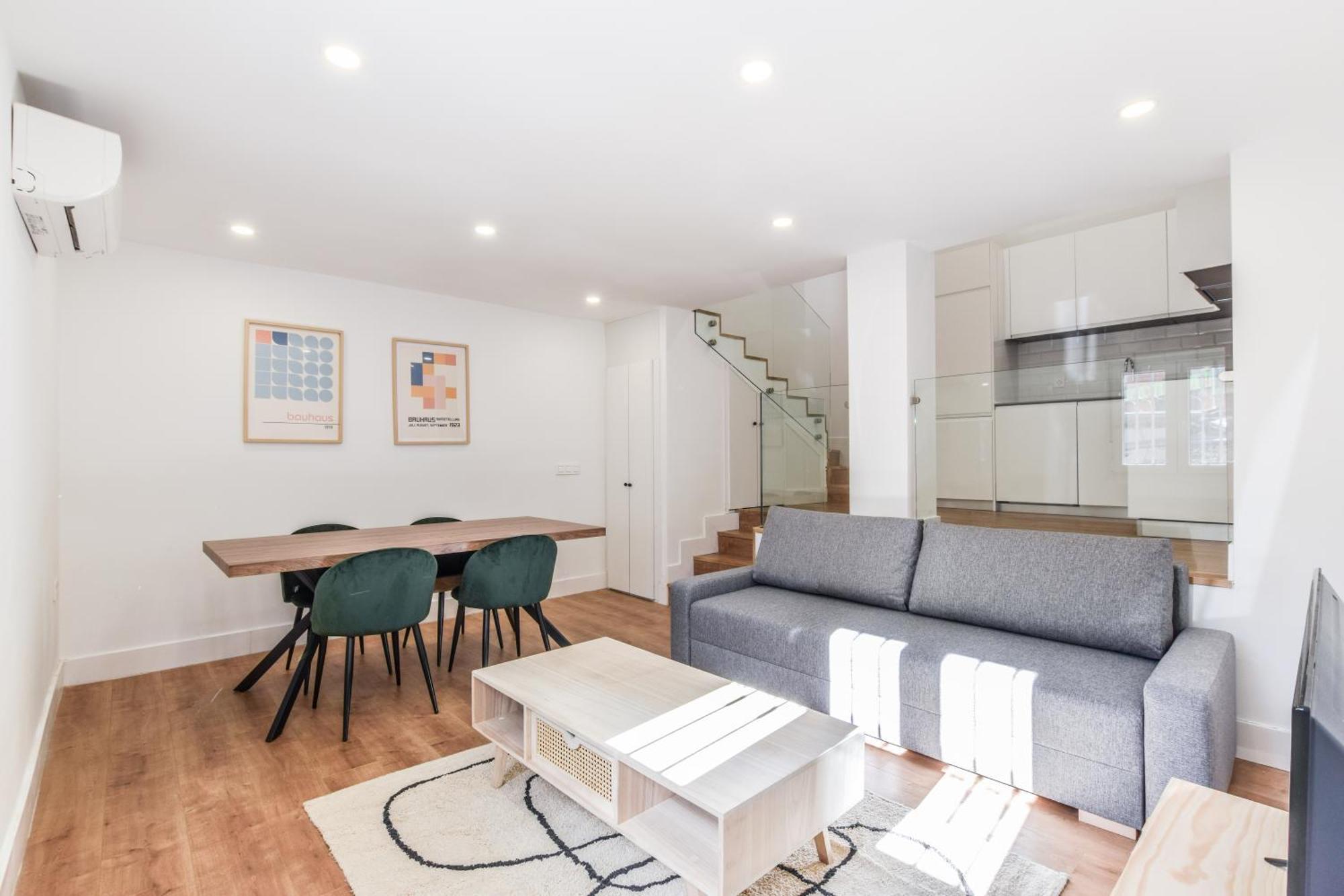 Apartamentos Reformados En Metro Pacifico Alquiler Temporal Madrid Exterior foto
