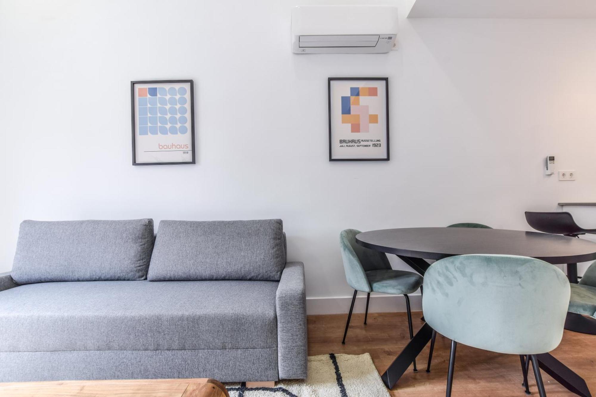 Apartamentos Reformados En Metro Pacifico Alquiler Temporal Madrid Exterior foto