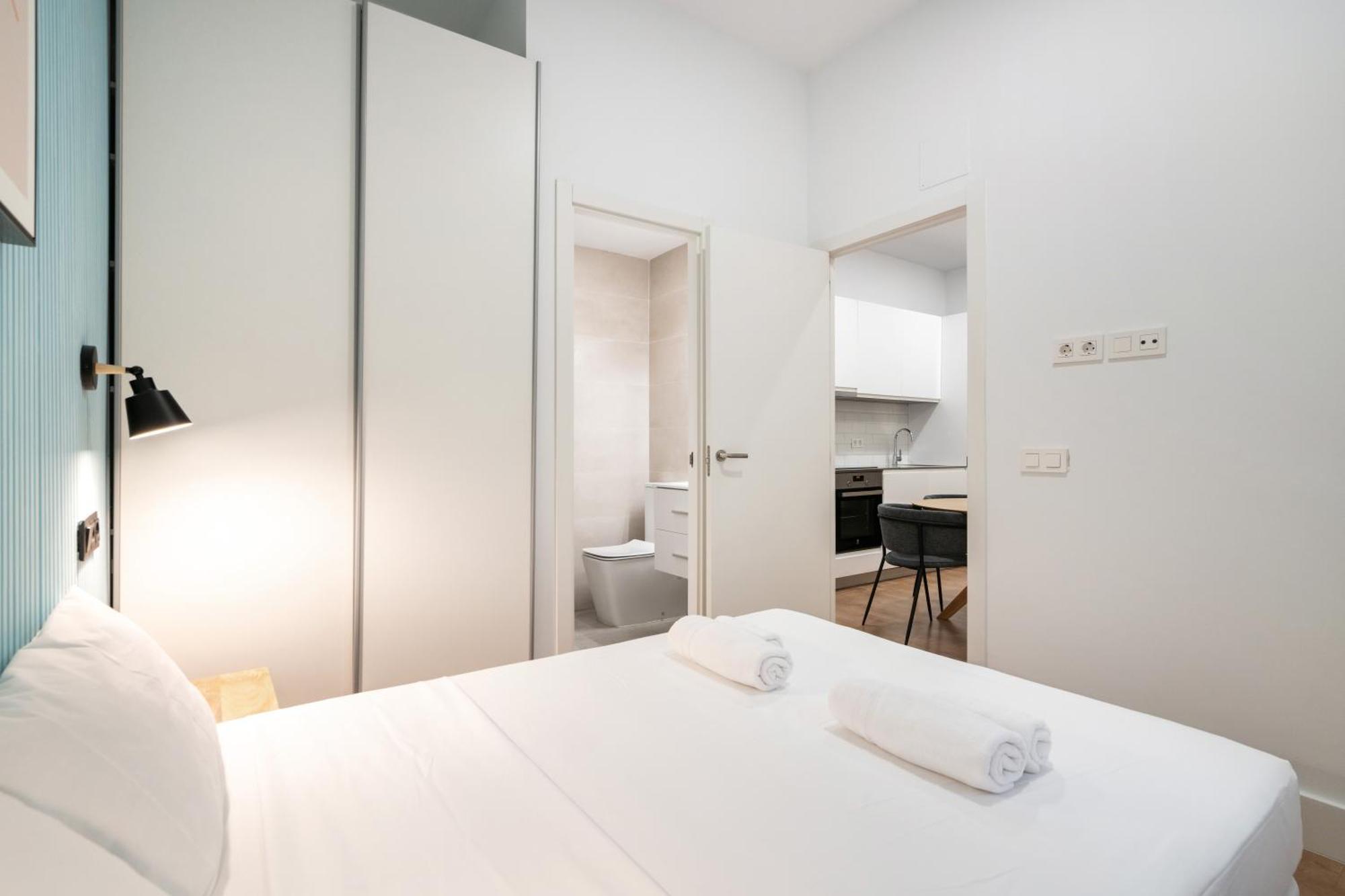 Apartamentos Reformados En Metro Pacifico Alquiler Temporal Madrid Exterior foto