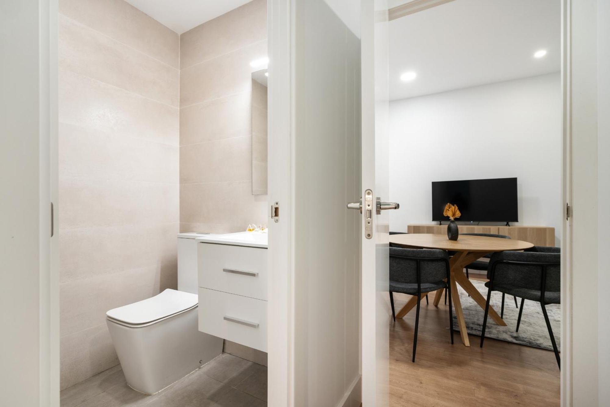 Apartamentos Reformados En Metro Pacifico Alquiler Temporal Madrid Exterior foto
