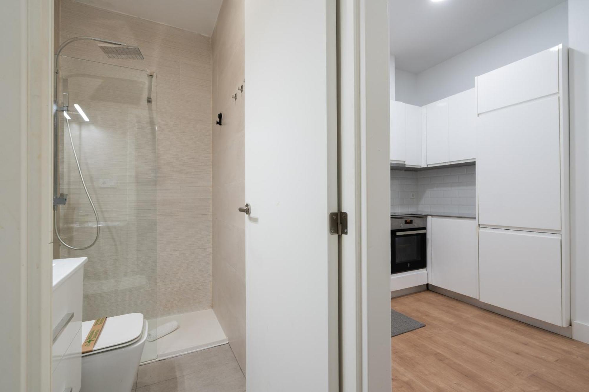 Apartamentos Reformados En Metro Pacifico Alquiler Temporal Madrid Exterior foto