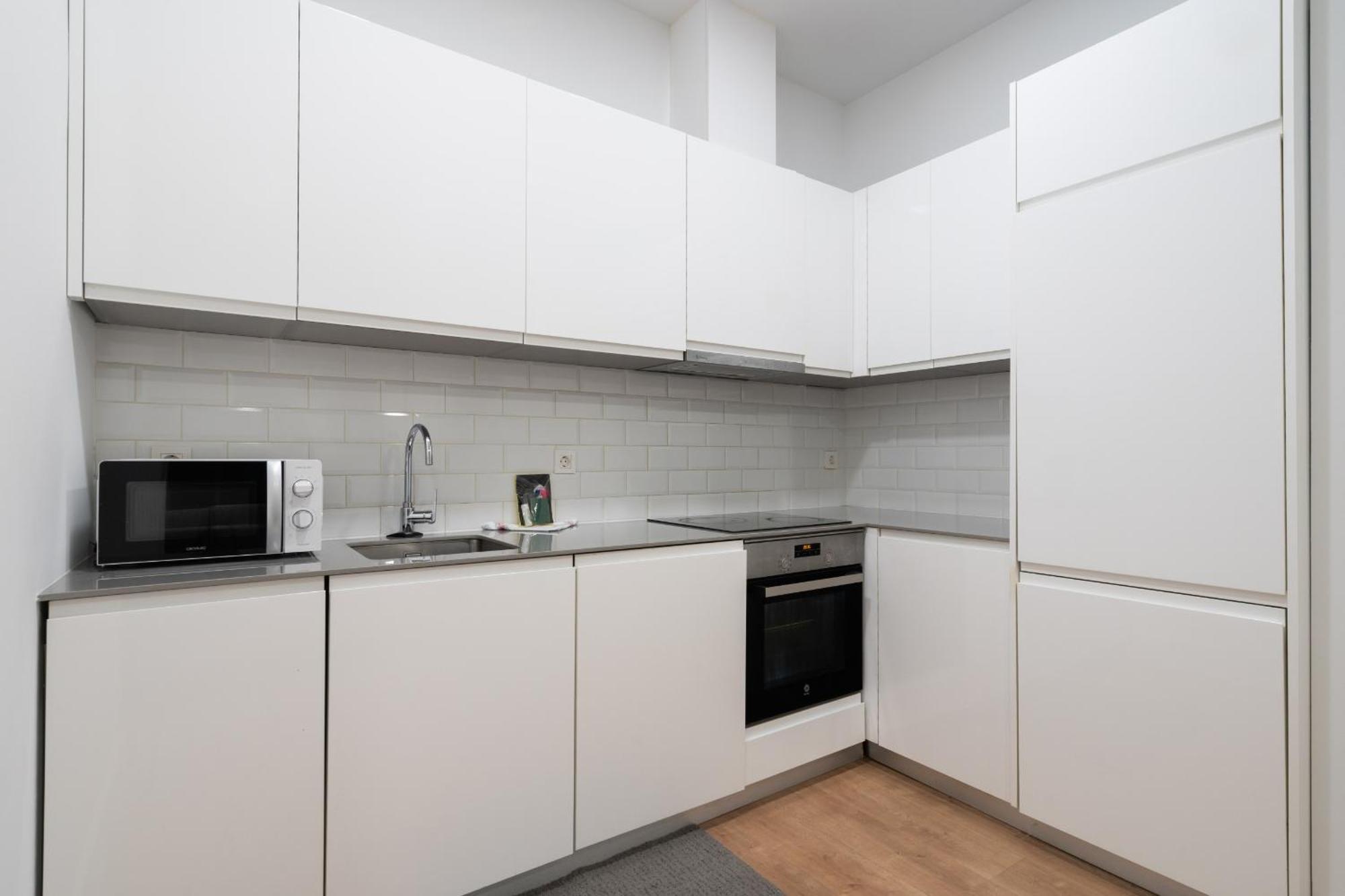Apartamentos Reformados En Metro Pacifico Alquiler Temporal Madrid Exterior foto