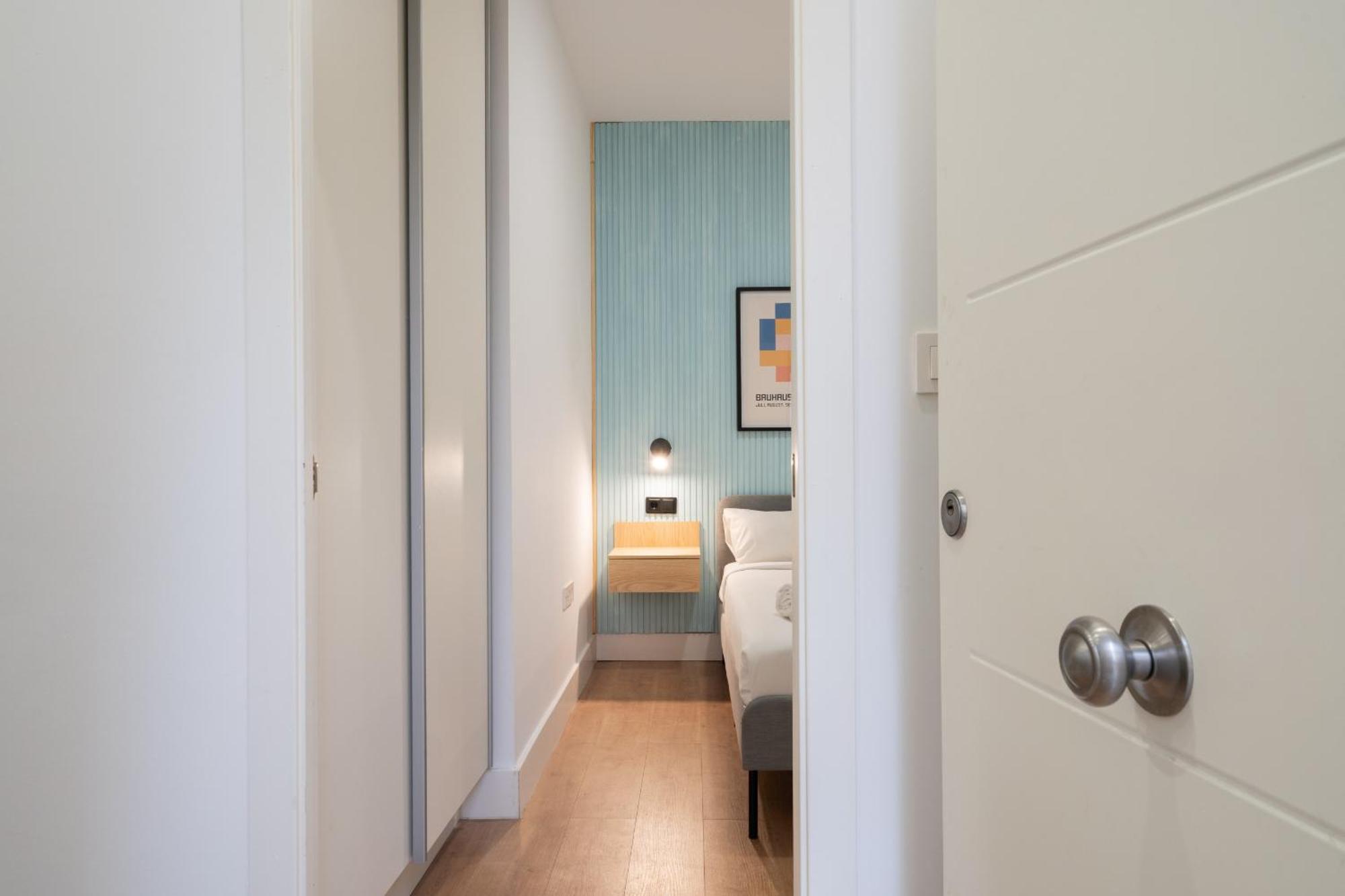 Apartamentos Reformados En Metro Pacifico Alquiler Temporal Madrid Exterior foto
