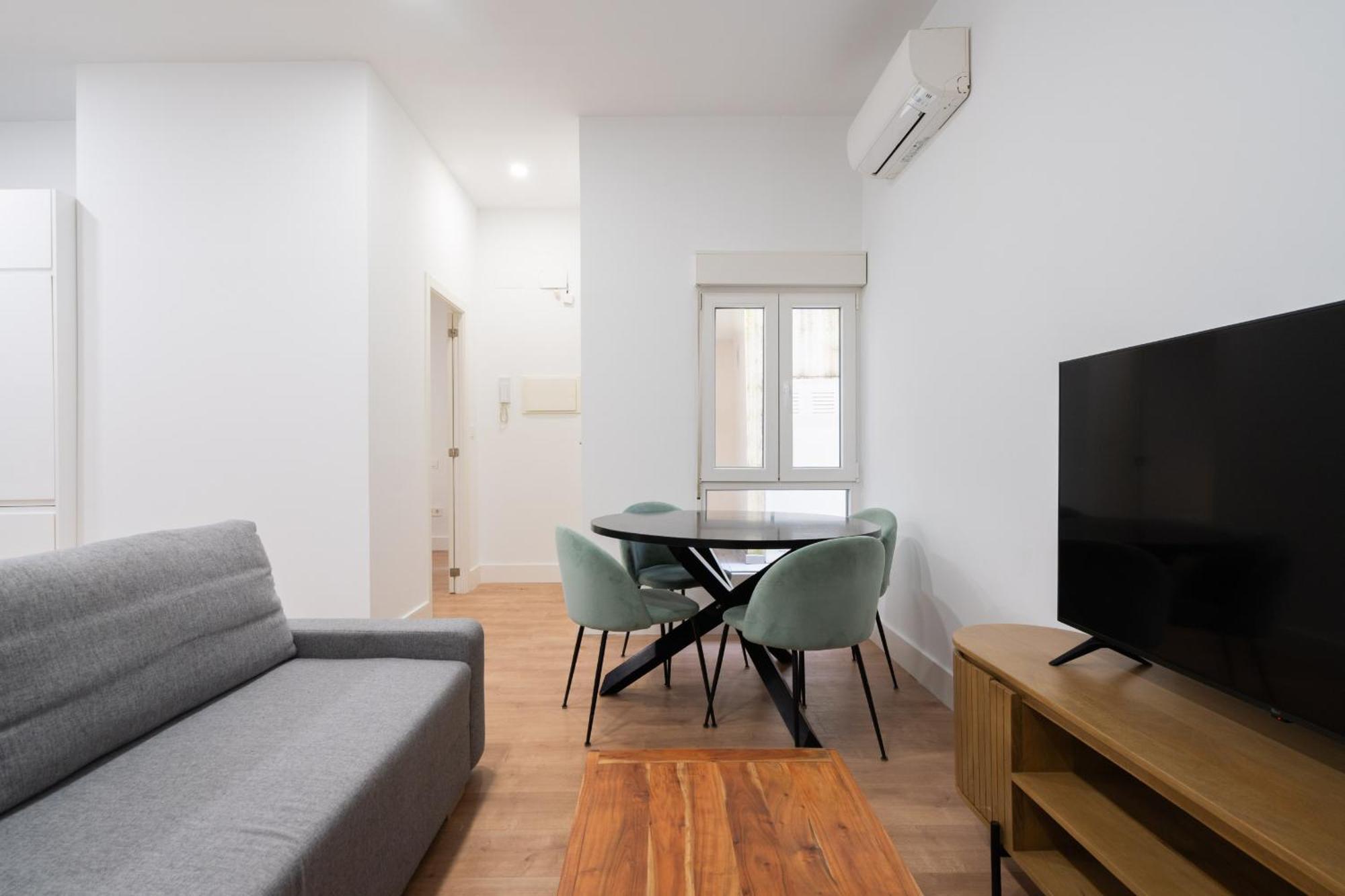 Apartamentos Reformados En Metro Pacifico Alquiler Temporal Madrid Exterior foto