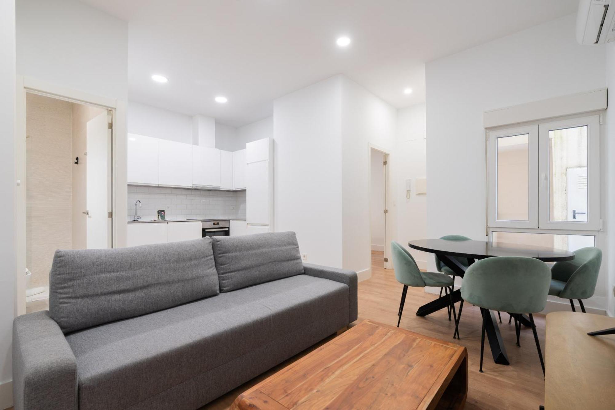 Apartamentos Reformados En Metro Pacifico Alquiler Temporal Madrid Exterior foto