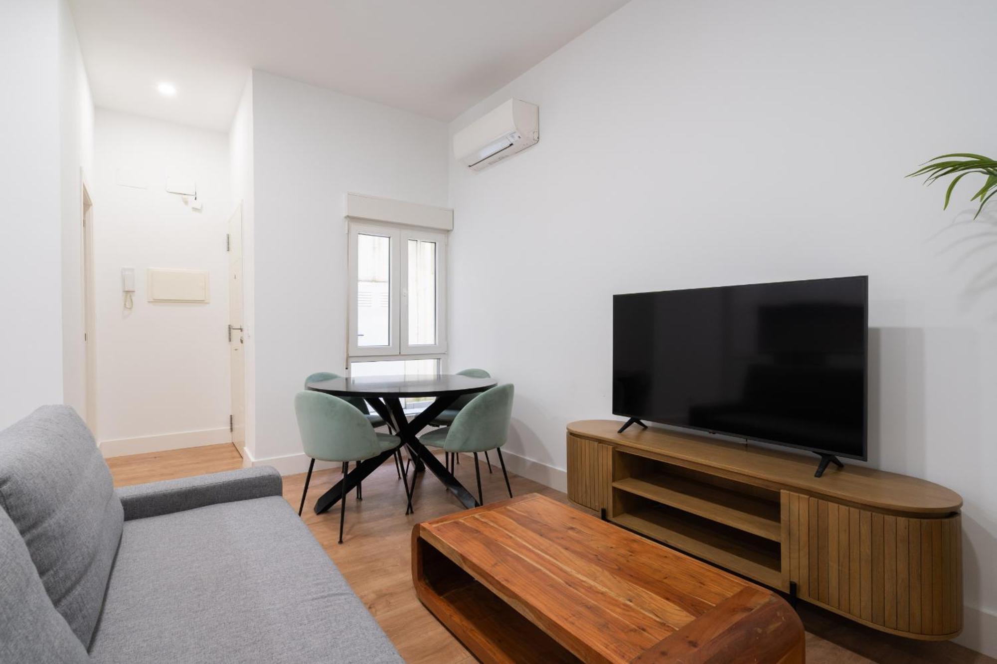 Apartamentos Reformados En Metro Pacifico Alquiler Temporal Madrid Exterior foto